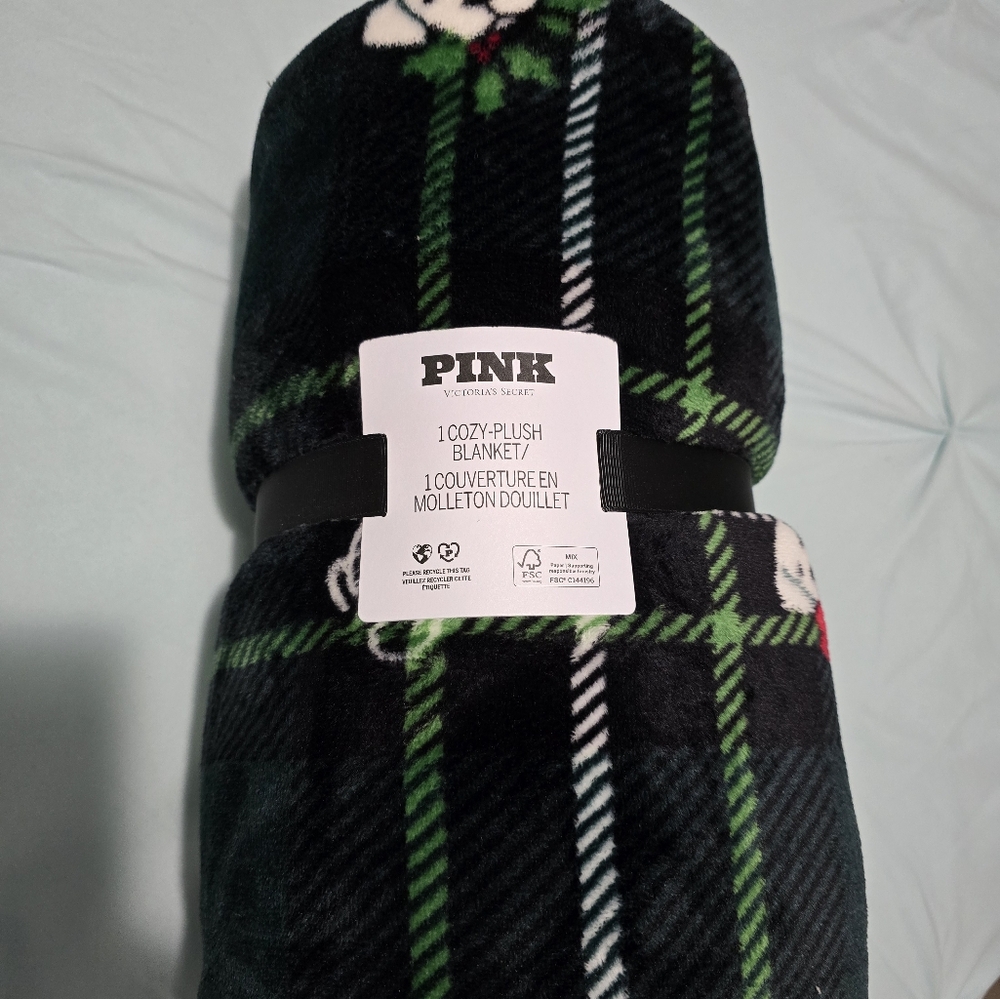 NWT VS PINK Holiday Sherpa Blanket